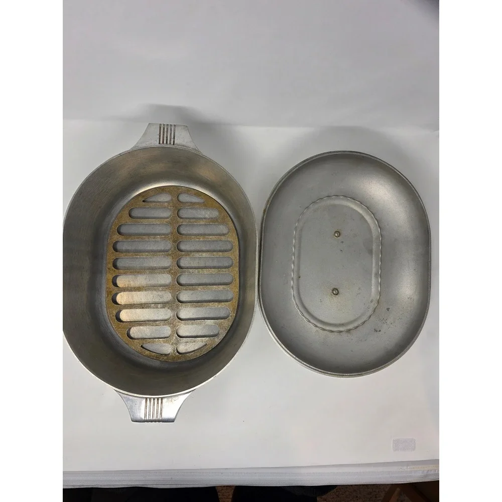 Vintage WagnerWare Magnalite 4265-P cast aluminum oval roaster - Complete